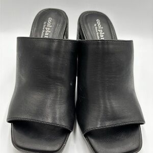 Steve Madden Women's Black Newbury Heeled Slide Sandals Sz 6.5 Cool Planet Retro
